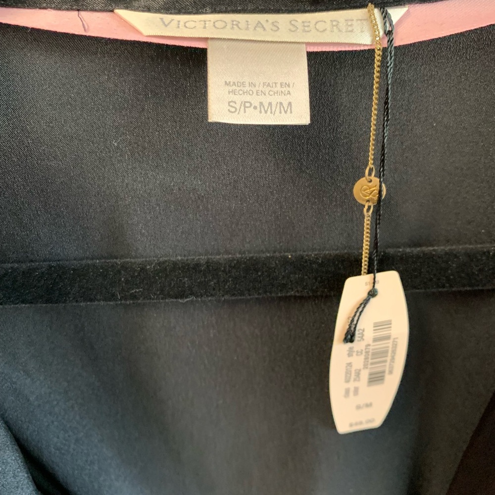 Victoria’s Secret Robe - Picture 5 of 5